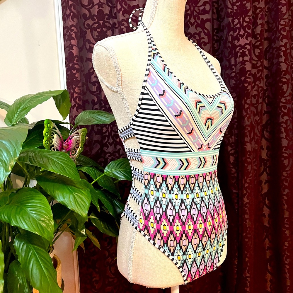 Victoria’s Secret one piece, Sz Sm. Never worn